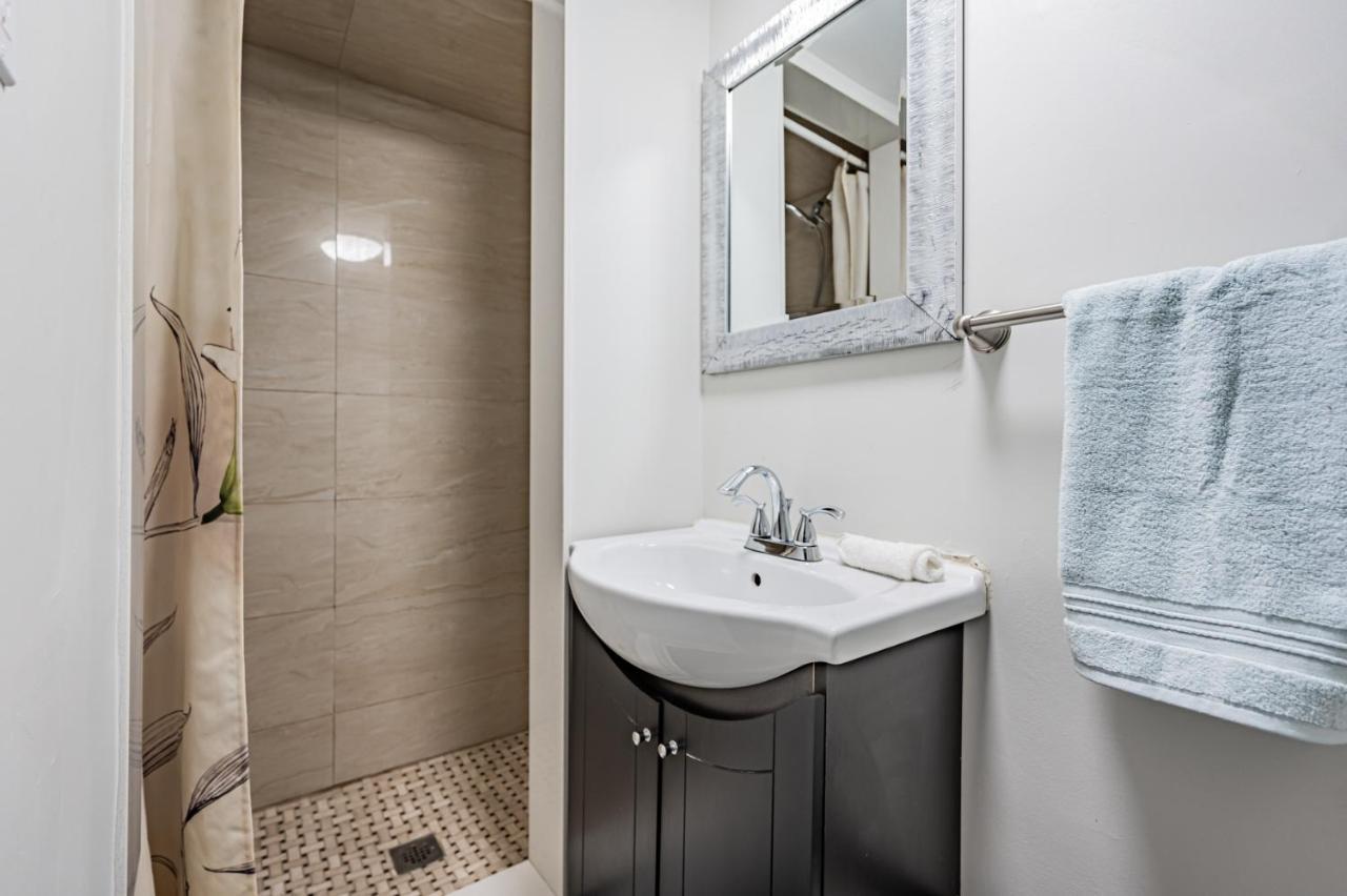 טורונטו Beautiful Property In Downtown Core Close To Subway Station! מראה חיצוני תמונה